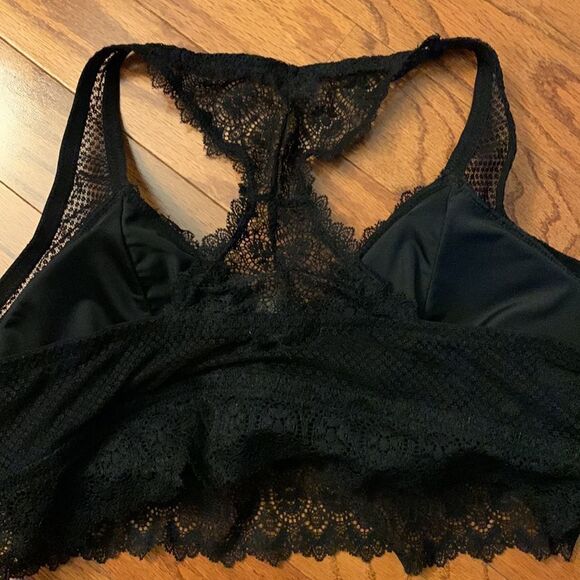 Maurices Size 2 black lace Bralette new with tags - Picture 2 of 5